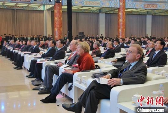 国际诺贝尔奖获得者、中国科学院和中国工程院院士等千余位中外专家汇聚。　赵晓 摄