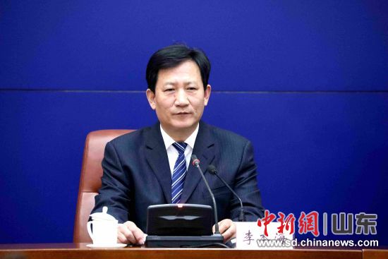 济南市委政法委常务副书记李本海介绍相关情况。