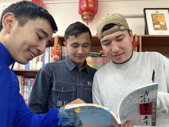 济南市在乌兹别克斯坦开展赠书活动